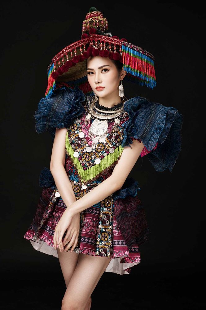 Diệu Linh diện trang phục dân tộc H’Mông thi Nữ hoàng Du lịch Quốc tế Diệu Linh diện trang phục dân tộc H’Mông thi Nữ hoàng Du lịch Quốc tế